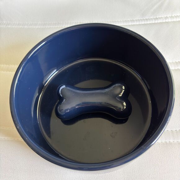 The Memory Company NFL New England Patriots Size 7"W x 3"H Pet Bowl w/ 3D Bone - Picture 2 of 5